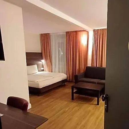 Otel Ariana *